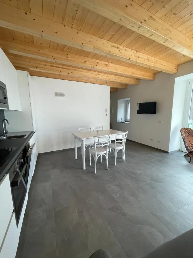 Delfina Home Giardino 013239-Cni-00130 Vercana 0*,  Italy